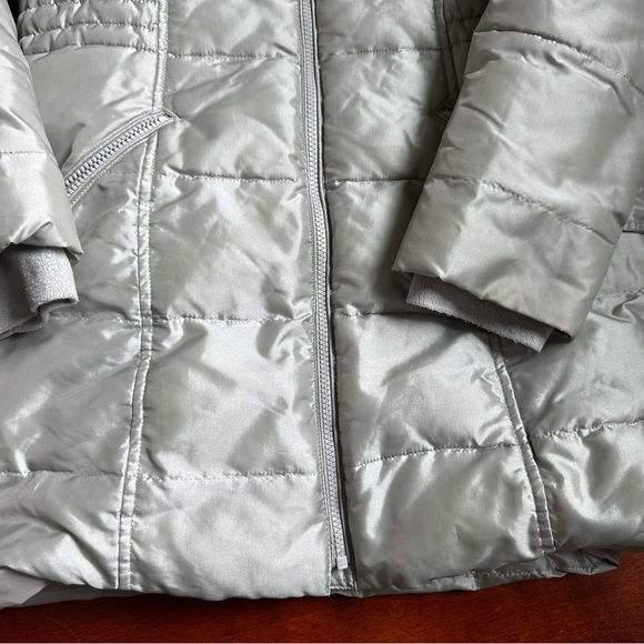 Lands End kids Girls long fleece lined jacket with removable fur hood (large) - Picture 3 of 12